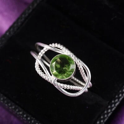 Natural Peridot Gemstone Band Ring Size  925 Sterling Silver Jewelry - Image 1 of 4