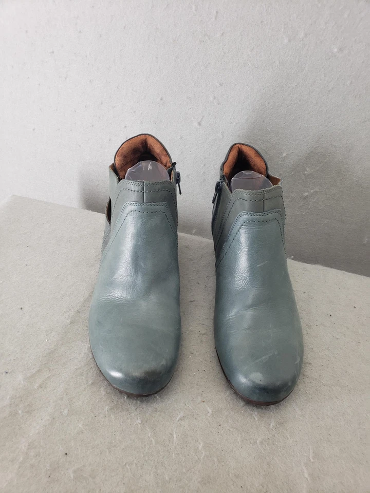 Cobb Hill Women Boots 10 Blue Leather Ankle Low Heel Booties Boho Ankle Shoes - Image 1 of 4