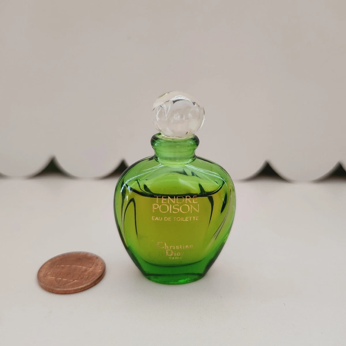 Preços baixos em Fragrâncias femininas fluidas venenosas Dior