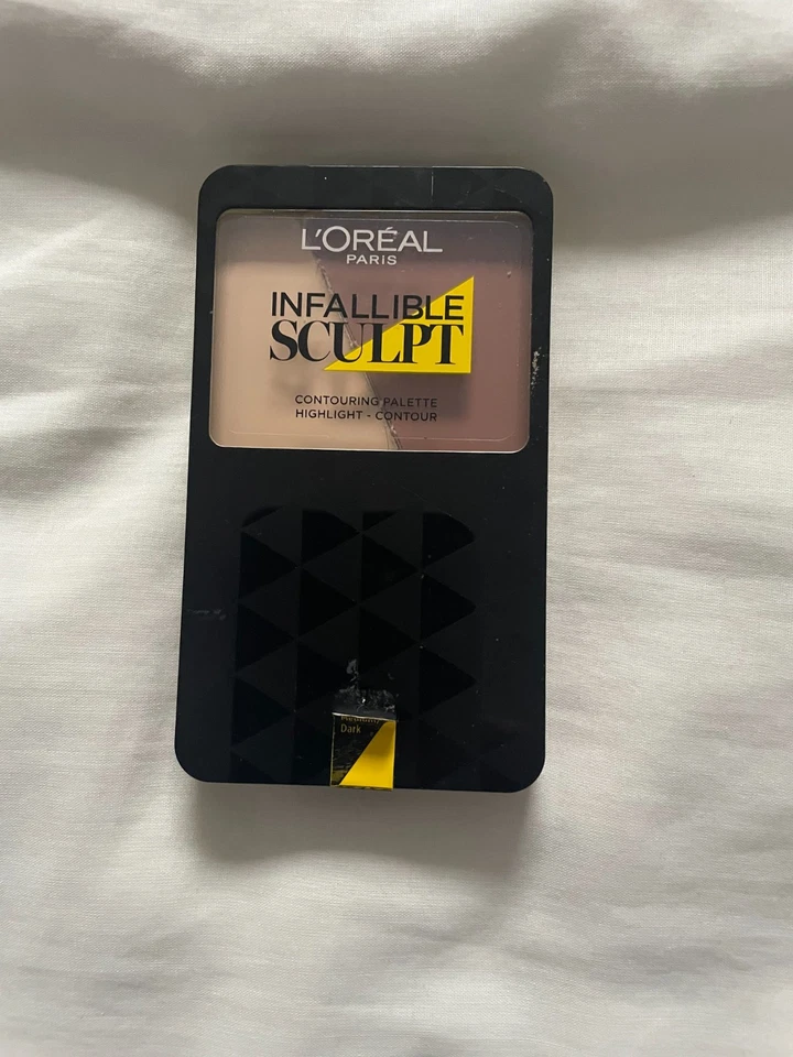 New L'Oreal Infallible Sculpt Contouring Palette - 03 Medium/Dark - Image 1 of 1
