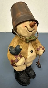 Suzi Skoglund Schneemann mit Vogel & Eimer auf Kopf Blüte Weihnachten Figur Deko - Bild 1 von 8