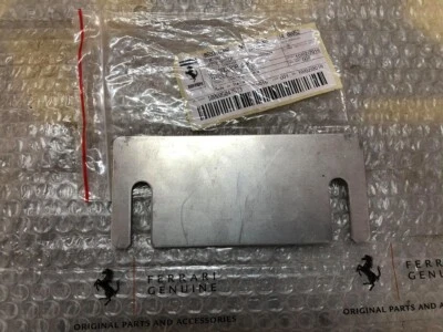 FERRARI 599 Frontstoßfänger Abstandshalter, P/N 69376900 - Bild 1 von 3