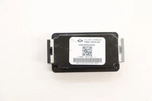 2018 - 2025 LAND ROVER VELAR USB REPEATER SOCKET CONTROL MODULE OEM FW9319010AB - Picture 1 of 11