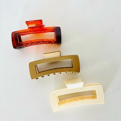 NEW ANTHROPOLOGIE Jumbo XL Rectangular Open Matte Acrylic Plastic Hair Claw Clip - Image 1 of 4
