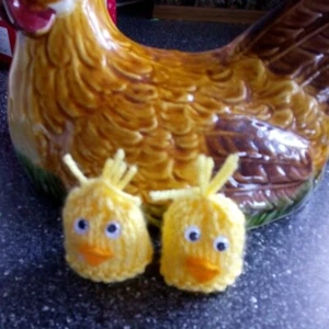  New Hand Knitted Easter Chicks  cream egg covers £1.50 each  - Picture 1 of 2