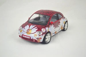 Burago 1/18 1998 VW Beetle Daisy - Picture 1 of 10