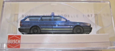 Busch 48106 H0 1:87 VW Passat Variant THW Ortsverband Lampertsheim Nuovo IN Ovp - Immagine 1 di 2