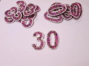 10 x motivos bordados para hacer tarjetas de cumpleaños con cuentas rosa/púrpura 30 3 0 #7A86 - Imagen 1 de 2