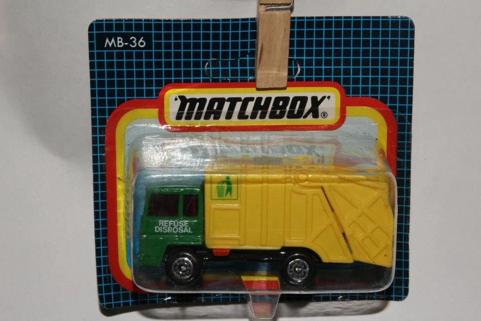 MATCHBOX SUPERFAST #MB36 REFUSE DISPOSAL GARBAGE TRUCK, GREEN, NEW IN PACK - Image 1 of 4