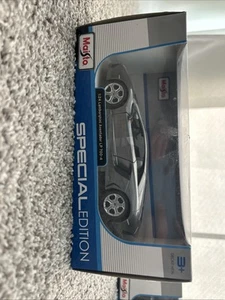Maisto Special Edition 1:24 Bugatti Chiron + 1:24 Lamborghini Aventador LP 700-4 - Picture 1 of 2