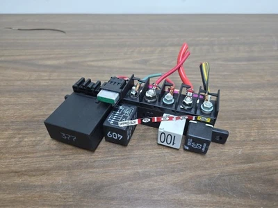 1998-2010 Volkswagen Jetta Golf Engine Fuse Relay Box Plate OEM. 8L0941822 - Image 1 of 4