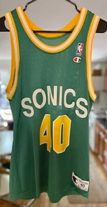 Green VTG Shawn Kemp Seattle Sonics Jersey Champion Size 40 GREAT CONDITION - Picture 1 of 2