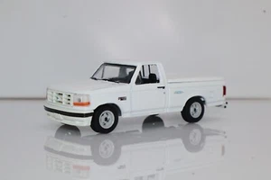 1994 Ford F-150 SVT Lightning Pickup Truck 1:64 Scale Diecast Model F150 (White) - Picture 1 of 9