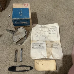 NOS Chevrolet Right Hand Rear View Mirror 987025 With Original Instructions - Picture 1 of 20