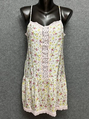 Victoria's Secret 花卉分层小屋 Coquette Chemise 婴儿娃娃 中号 漂亮 — 第 1/4 张图片