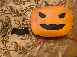NEW HALLOWEEN JACK O'LANTERN PUMPKIN CROSSBODY Shaped Orange Purse Fun Cute - Picture 1 of 9
