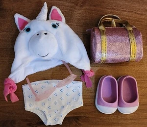 Per bambole 18" ~ cappello unicorno, borsone palestra glitter, biancheria intima, occhiali e scarpe - Foto 1 di 9