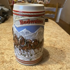Budweiser 1985 "A" Serie Holiday Clydesdale Collection Bier Stein Krug Ceramarte - Bild 1 von 7