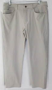 Lululemon beige ABC Herrenhose schmale Passform Warpstreme - Größe 33 - gebraucht, in einwandfreiem Zustand - Bild 1 von 12