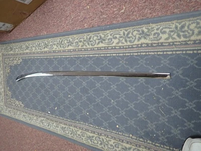 Moldura superior puerta derecha Studebaker Hawk & Coupe 1332182 1953-61 Foto 1 de 4