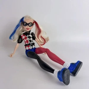 2015 Mattel DC Comics Super Hero Girls Harley Quinn Action Figure Bambola - Foto 1 di 7