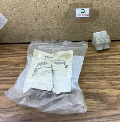 NOB BURNDY BIBD2/02 Plastisol Covered Multiple Tap Connector 14 AWG 2 Wire - Image 1 of 4