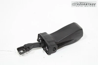 AUDI A3 2015-2020 8V sedán quattro puerta delantera derecha correa de verificación tapón OEM Foto 1 de 4