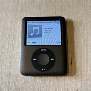 iPod Nano 3a Generazione 8GB Nero Modello: A1236 Testato Buono Con 1224 Canzoni Leggi Info Blw! - Foto 1 di 13