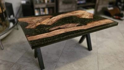 Mesa de centro hecha a mano de arce y epoxi Foto 1 de 3