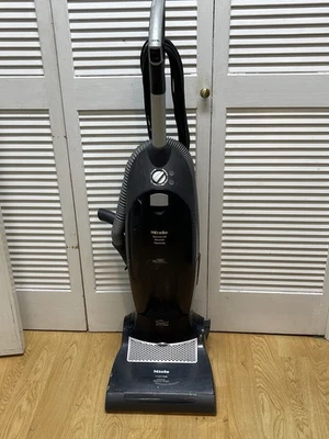 Miele Dynamic U1 Maverick Powerline Upright Vacuum SHAEO Swivel Neck Black READ - Image 1 of 4