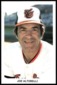 1982 Baltimore Oiroles Team Issue Postcard Joe Altobelli #NNO