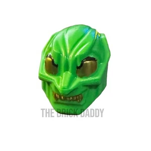 LEGO Spiderman - Green Goblin Mask with Gold Eyes and Teeth D23 - Picture 1 of 3
