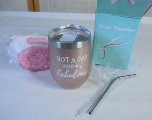 Not a Day Over Fabulous 12 Unzen Edelstahl Weinbecher ohne Stiel mit Deckel - NEU - Bild 1 von 6