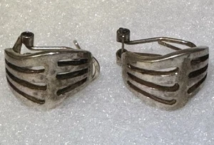 Vintage T & Co. Ribbed Hoop Earrings Sterling Silver 925 Omega Back Rare - Picture 1 of 10