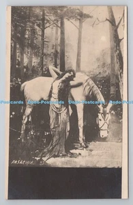 R781240 Frau mit Pferd im Wald - Bild 1 von 4
