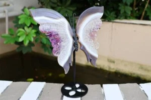 Geschnitzte Geode grauer Achat Schmetterlingsflügel natürliches Reiki Kristall Dekor + Ständer JKM6 - Bild 1 von 10