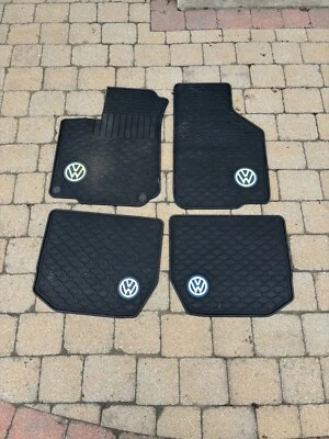 Alfombrilla VW Volkswagen Beetle 1998-2010 OEM usada goma Monster MK4 Jetta Golf Foto 1 de 4