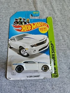 Hot Wheels 14 COPO CAMARO 2014 blanco 229/250 tarjeta doblada entonces y ahora - Imagen 1 de 8