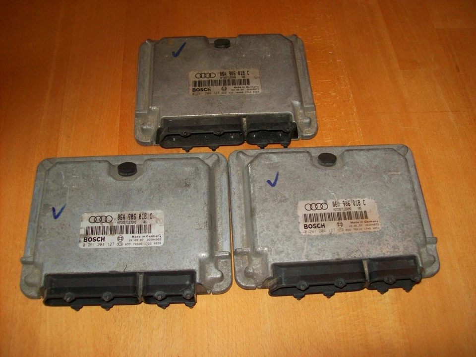 3 Centralina motore Audi A3 (8L) 1.8 20V AGN 06A906018C 0261204127 1997 - Immagine 1 di 1