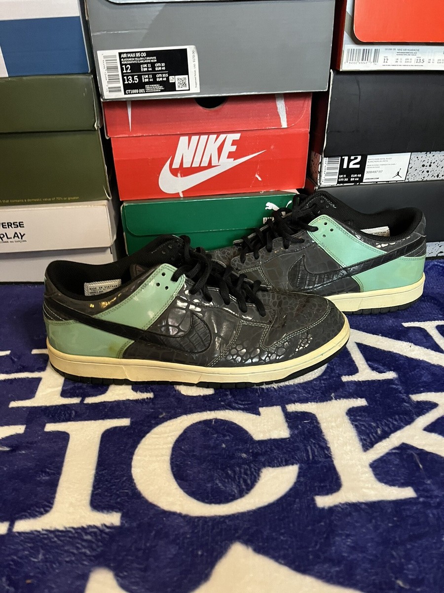 Nike Dunk Low Un-Tiffany for Sale | Authenticity Guaranteed Nike Dunk Low Un-Tiffany for Sale | Authenticity Guaranteed