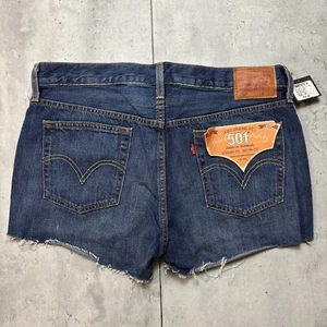 NEW LEVI'S 501 Jean Shorts Womens Button Fly Hem Fray Medium Wash Denim Size 31 - Picture 1 of 8