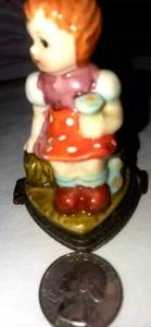 Vintage Little Girl Sitting Down Trinket Box " AWESOME RARE COLLECTABLE " DV77 - Picture 1 of 6