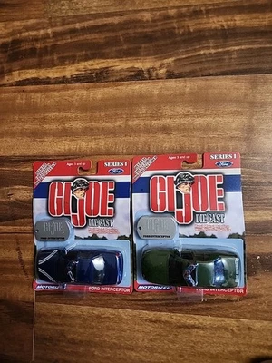 Lote 2 Maisto G.I. Coches motorizados Joe Serie 1 Ford Interceptor militares/policías Foto 1 de 4