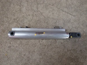 REMAN MERCEDES W209 04-09 CLK500 CLK350 MAIN TOP HYDRAULIC CYLINDER 2098000872 - Picture 1 of 4