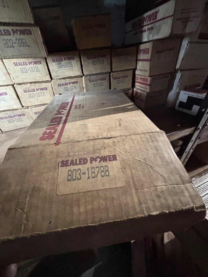 Brazo IDLER 18788 ''LEER EL ANUNCIO''.   Keller 1969 - 1974 Volvo 164 Foto 1 de 1