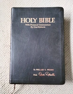 Holy Bible with personal commentary by Oral Roberts 1981 Genuine Leather Concord - Picture 1 of 8