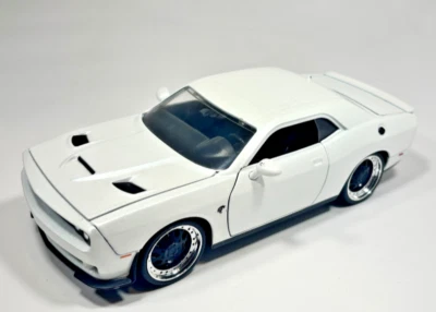 Jada Toys 2015 Dodge Challenger SRT Hellcat 1/24 Scale No. 98170 Muscle Car - Image 1 of 4