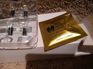 Mezco One:12 RETURN OF THE BAKER’S DOZEN 4X grenades + Mez-it micro figure - Picture 1 of 2