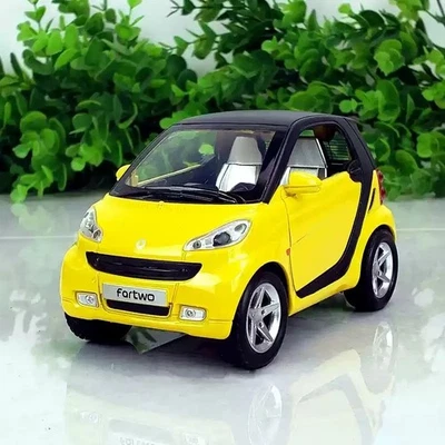 Modelo de coche 1:32 metal fundido a presión vehículo de juguete niños luz de sonido regalo para Smart ForTwo Foto 1 de 4