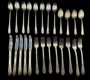 25 WM A Rogers A1 Plus Meadowbrook Silver-Plate Ivy Leaves Forks Spoons Knives - Picture 1 of 20